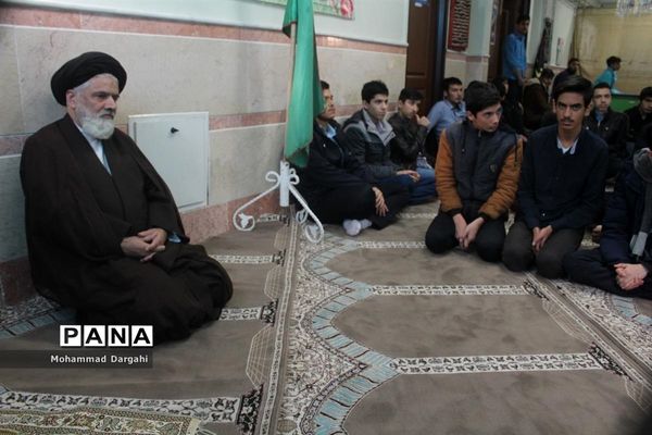 بازدید امام جمعه پردیسان از نمایشگاه انقلاب