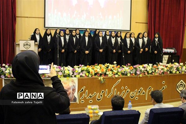 اجرای نمادین طرح لاله های روشن در سمنان
