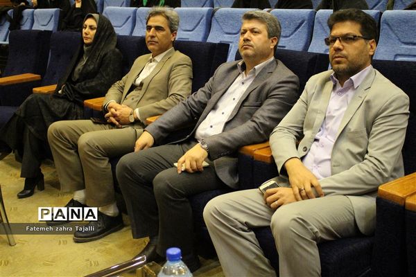 اجرای نمادین طرح لاله های روشن در سمنان