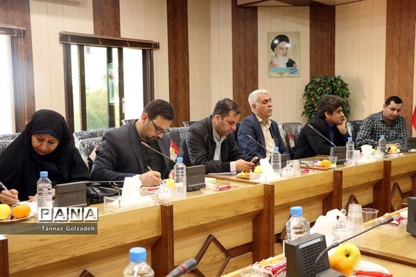 نشست هم اندیشی مدیرکل صداو سیمای خوزستان با مدیران رسانه ها
