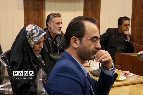 نشست هم اندیشی مدیرکل صداو سیمای خوزستان با مدیران رسانه ها