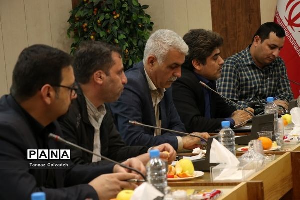 نشست هم اندیشی مدیرکل صداو سیمای خوزستان با مدیران رسانه ها