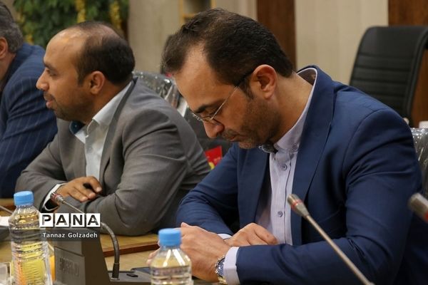 نشست هم اندیشی مدیرکل صداو سیمای خوزستان با مدیران رسانه ها