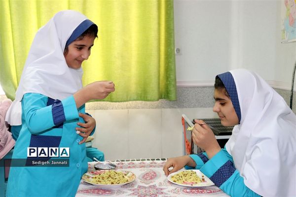 یک روز اردو در مدرسه