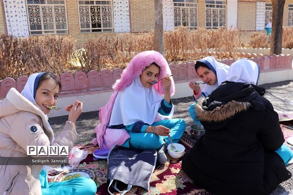 یک روز اردو در مدرسه