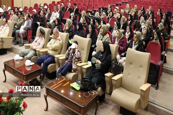 دوره استانی تربیت مدرس تشکل پیشتازان سازمان دانش آموزی در شهریار