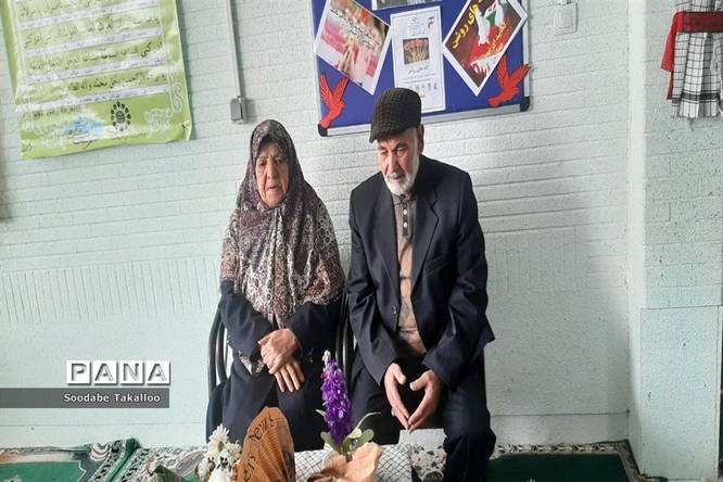 برگزاری یادواره شهیدان سلطانی در دبستان شاهد ٢ ملایر
