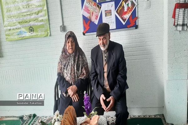 برگزاری یادواره شهیدان سلطانی در دبستان شاهد ٢ ملایر