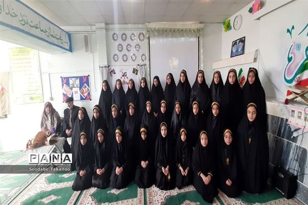 برگزاری یادواره شهیدان سلطانی در دبستان شاهد ٢ ملایر