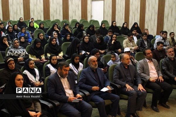 دیدار تشکل ها و نخبگان  دانش آموزی با مدیرکل صداو سیمای خوزستان