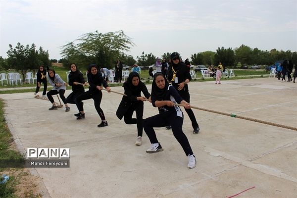 مسابقات بازی های بومی و محلی جشنواره ورزشی دا رشته طناب کشی در بوشهر