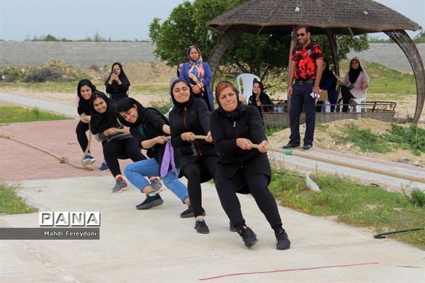 مسابقات بازی های بومی و محلی جشنواره ورزشی دا رشته طناب کشی در بوشهر