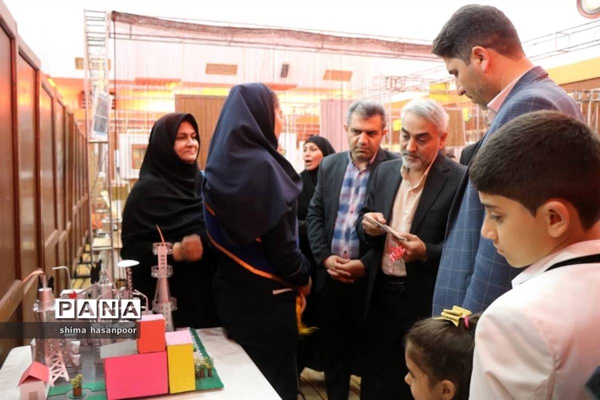 هنرستان فنی دخترانه سمیه آبادان برای اولین بار در خوزستان نخستین جشنواره هویت من در گذر زمان