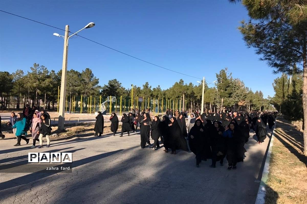 برگزاری همایش  پیاده‌روی خانوادگی “صبح و نشاط” در نی ریز