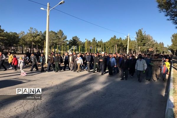 برگزاری همایش  پیاده‌روی خانوادگی “صبح و نشاط” در نی ریز