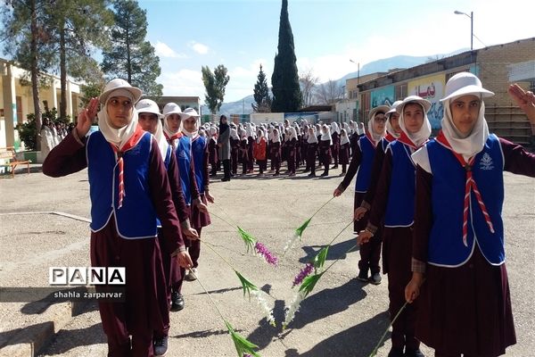 بازدید مسئولین سازمان دانش آموزی استان فارس از فعالیت ها و ابتکارات سازمان دانش‌آموزی نی ریز