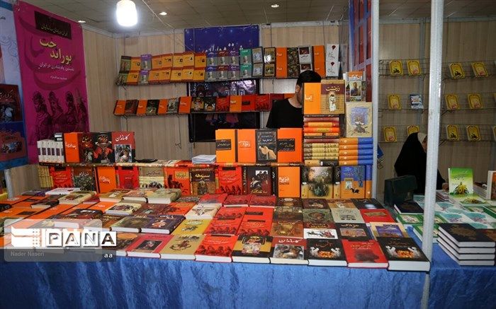 افتتاح نمایشگاه کتاب فجر در خرم‌آباد