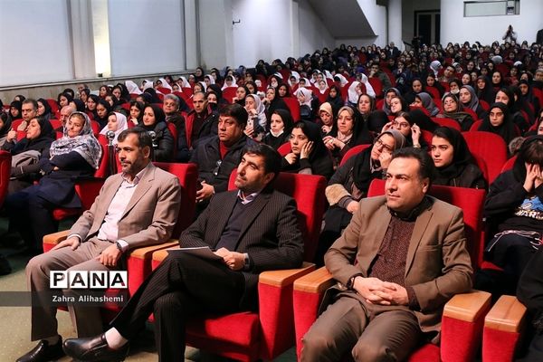 تجلیل از برگزیدگان سی و هفتمین دوره مسابقات فرهنگی، هنری و ادبی دانش آموزان و مدارس تهران