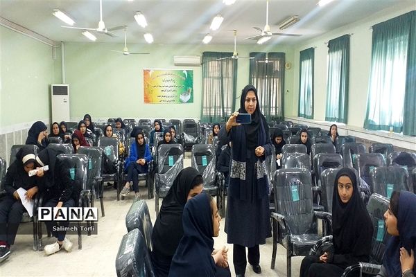 برگزاری مسابقه روانخوانی و مشاعره بین دانش آموزان متوسطه اول شهرستان حمیدیه