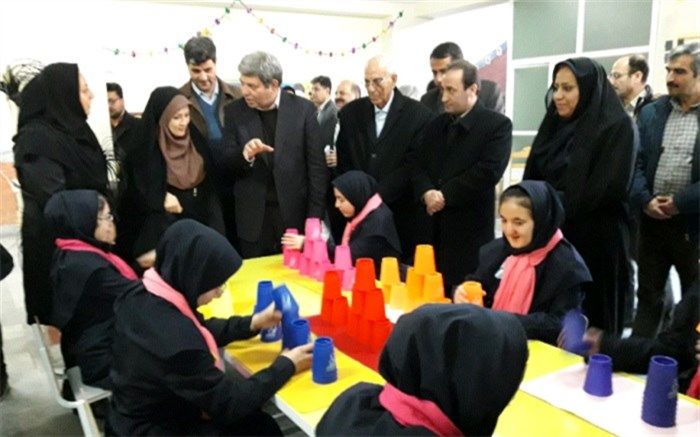 نمایشگاه جابربن حیان دانش آموزان با نیازهای ویژه  در تبریز افتتاح شد