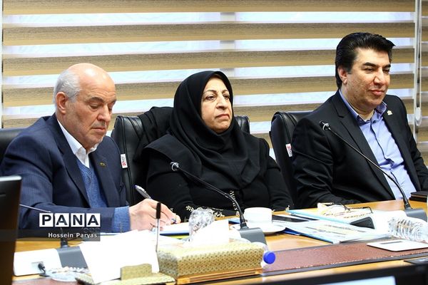 شانزدهمین نشست هیات مدیره جامعه خیرین مدرسه ساز کشور