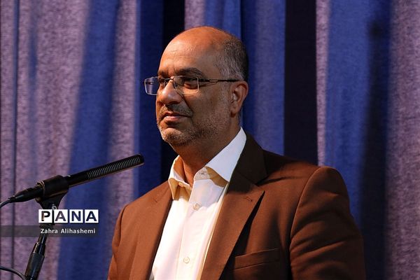 تجلیل از برگزیدگان سی و هفتمین دوره مسابقات فرهنگی، هنری و ادبی دانش آموزان و مدارس شهر تهران