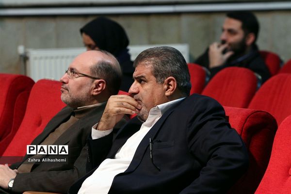 تجلیل از برگزیدگان سی و هفتمین دوره مسابقات فرهنگی، هنری و ادبی دانش آموزان و مدارس شهر تهران
