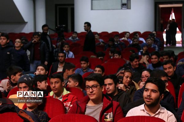 تجلیل از برگزیدگان سی و هفتمین دوره مسابقات فرهنگی، هنری و ادبی دانش آموزان و مدارس شهر تهران