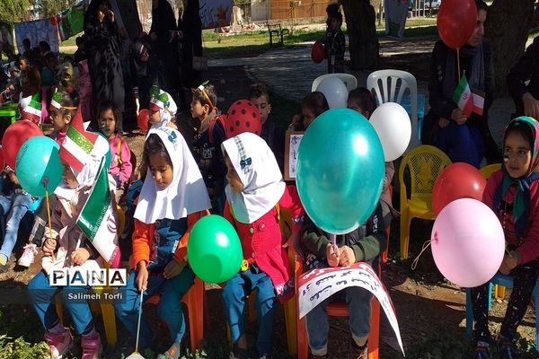 برگزاری جشن انقلاب مهدهای کودک بهزیستی باهمکاری کانون پرورشی فکری درشهرستان حمیدیه