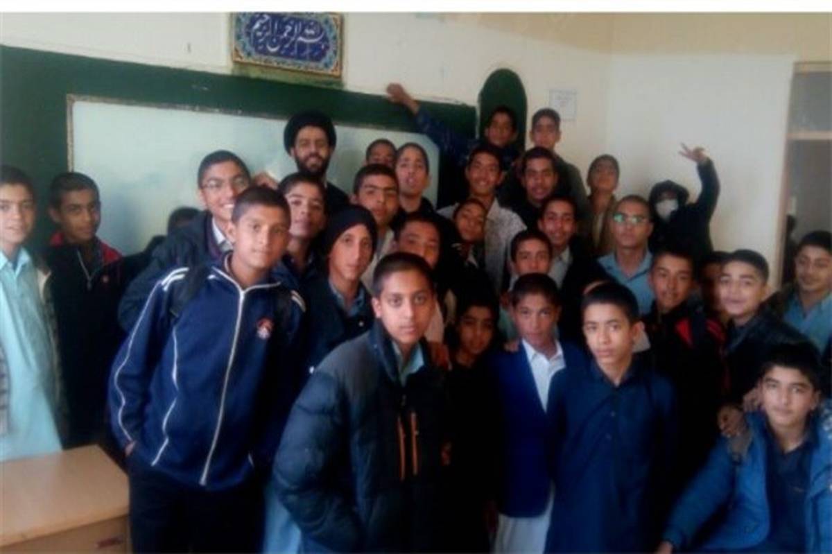 رئیس اتحادیه انجمن های اسلامی خبر داد: نواخته شدن زنگ انقلاب در مدارس استان با رنگ فرهنگی تبلیغی