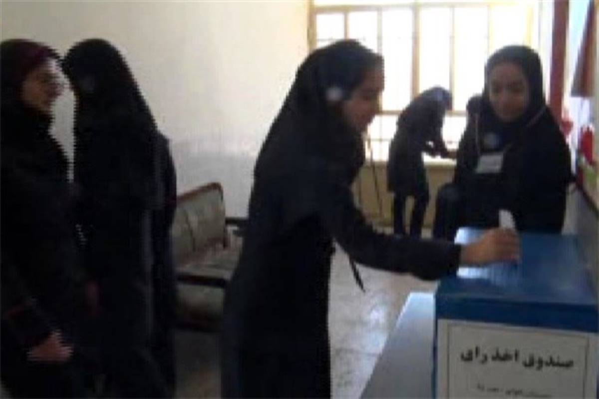 انتخابات نمادین در دبیرستان دخترانه اشکذر