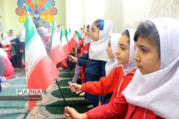 جشن دهه فجر در مدرسه تمام تشکیلاتی پنج تن آل عبا ناحیه 3 تبریز