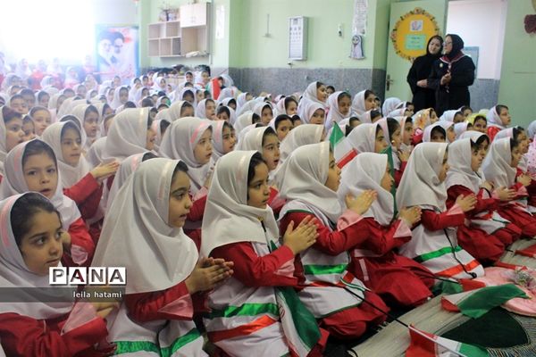 جشن دهه فجر در مدرسه تمام تشکیلاتی پنج تن آل عبا ناحیه 3 تبریز