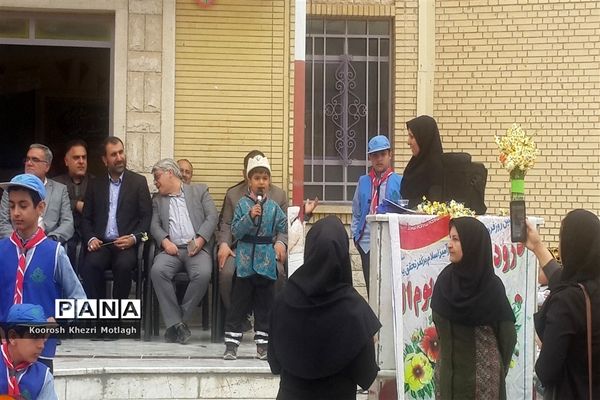 برگزاری جشن‌های دهه فجر در مدارس کازرون