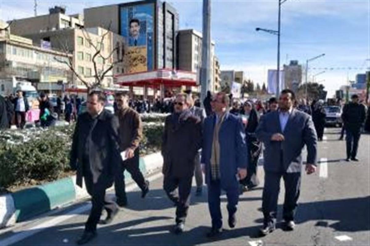 استاندار تهران: حضور پرشور مردم در راهپیمایی ۲۲ بهمن تجلی وحدت است
