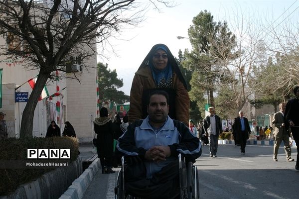 راهپیمایی با شکوه 22 بهمن در شهرستان بیرجند