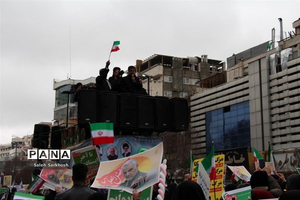 راهپیمایی یوم الله 22 بهمن ماه  در مشهد