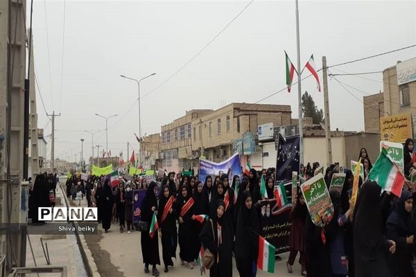 شکوه حضور مردم همیشه در صحنه شهرستان زهک در راهپیمایی ۲۲ بهمن