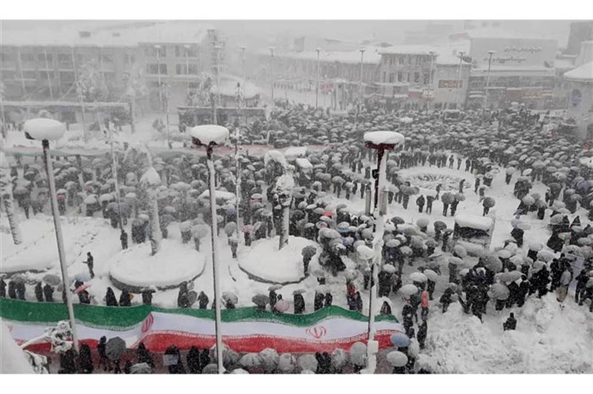 راهپیمایی  پرشور 22بهمن در گیلان  با وجود بارش شدید برف
