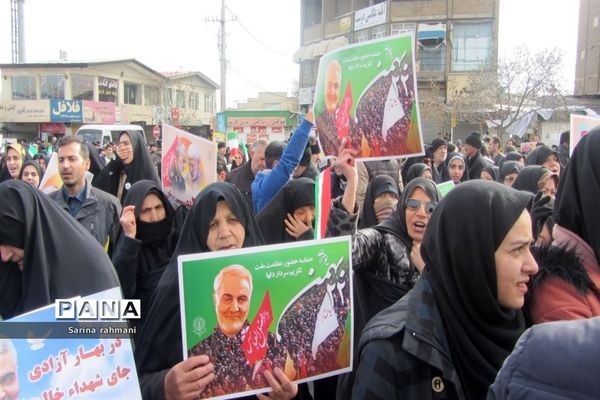 حضور آحاد مردم در راهپیمایی ۲۲بهمن در کرمانشاه