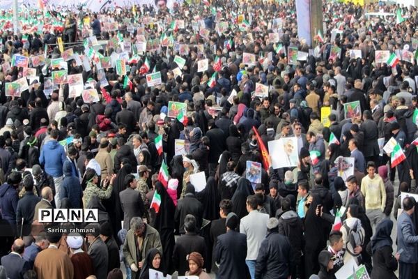 حضور آحاد مردم در راهپیمایی ۲۲بهمن در کرمانشاه