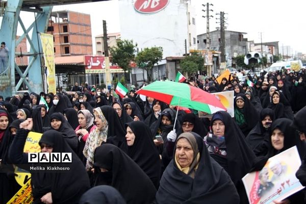 راه‌پیمایی روز22 بهمن در محمودآباد