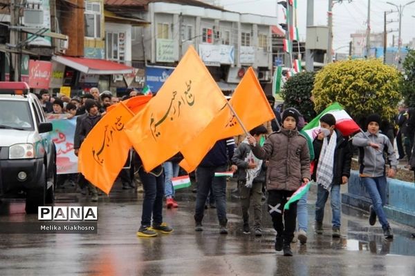 راه‌پیمایی روز22 بهمن در محمودآباد