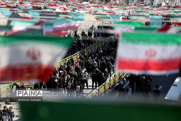 راهپیمایی باشکوه ۲۲ بهمن در تهران