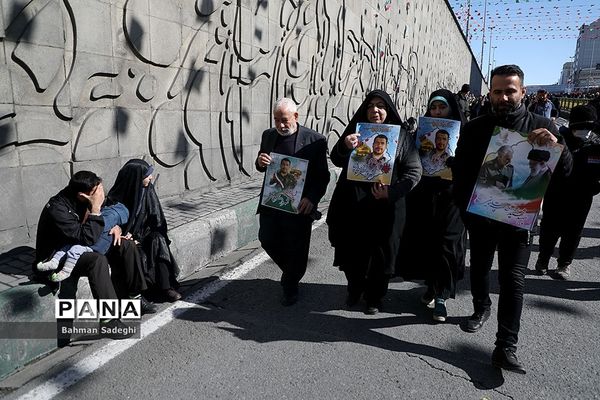 راهپیمایی باشکوه ۲۲ بهمن در تهران