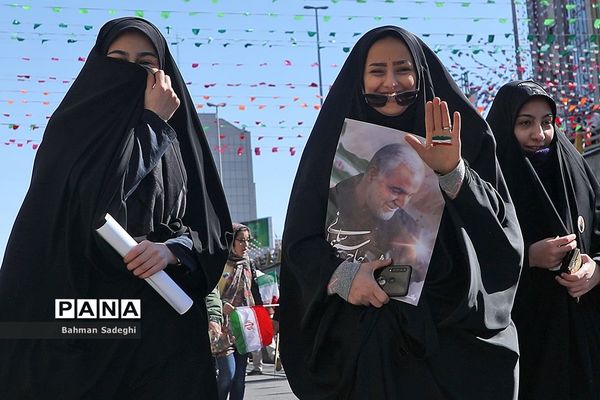 راهپیمایی باشکوه ۲۲ بهمن در تهران