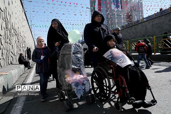 راهپیمایی باشکوه ۲۲ بهمن در تهران