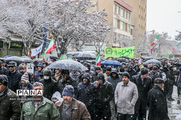 راهپیمایی باشکوه یوم الله ۲۲ بهمن در ارومیه