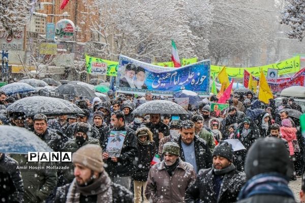 راهپیمایی باشکوه یوم الله ۲۲ بهمن در ارومیه