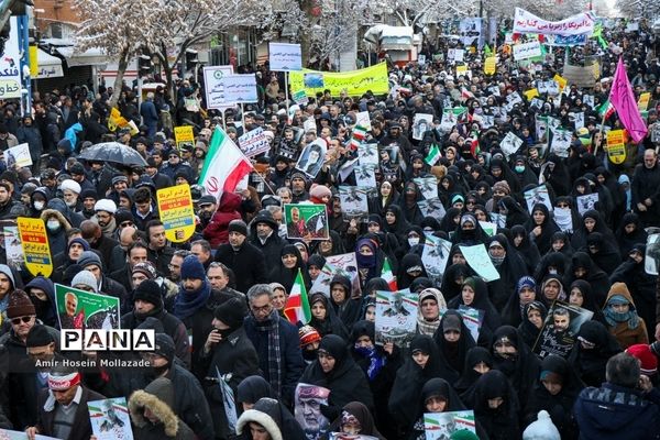 راهپیمایی باشکوه یوم الله ۲۲ بهمن در ارومیه